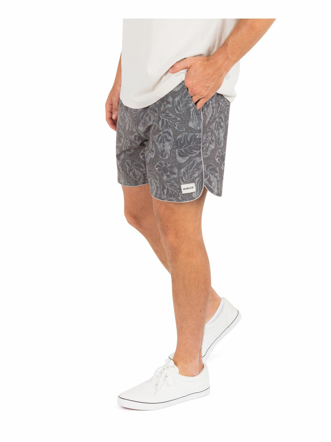 Hurley Phantom Naturals Scallop Volley 17"